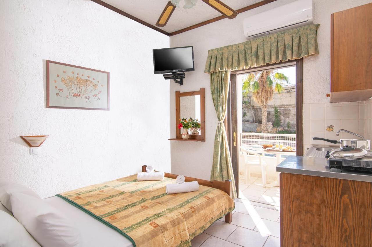 הרסוניסוס Iliostasi Beach Apartments מראה חיצוני תמונה