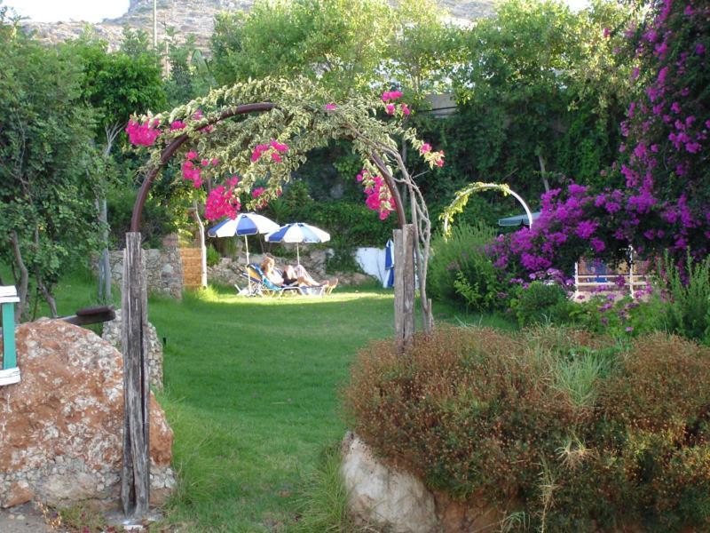 הרסוניסוס Iliostasi Beach Apartments מראה חיצוני תמונה