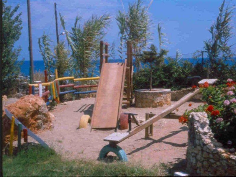 הרסוניסוס Iliostasi Beach Apartments מראה חיצוני תמונה